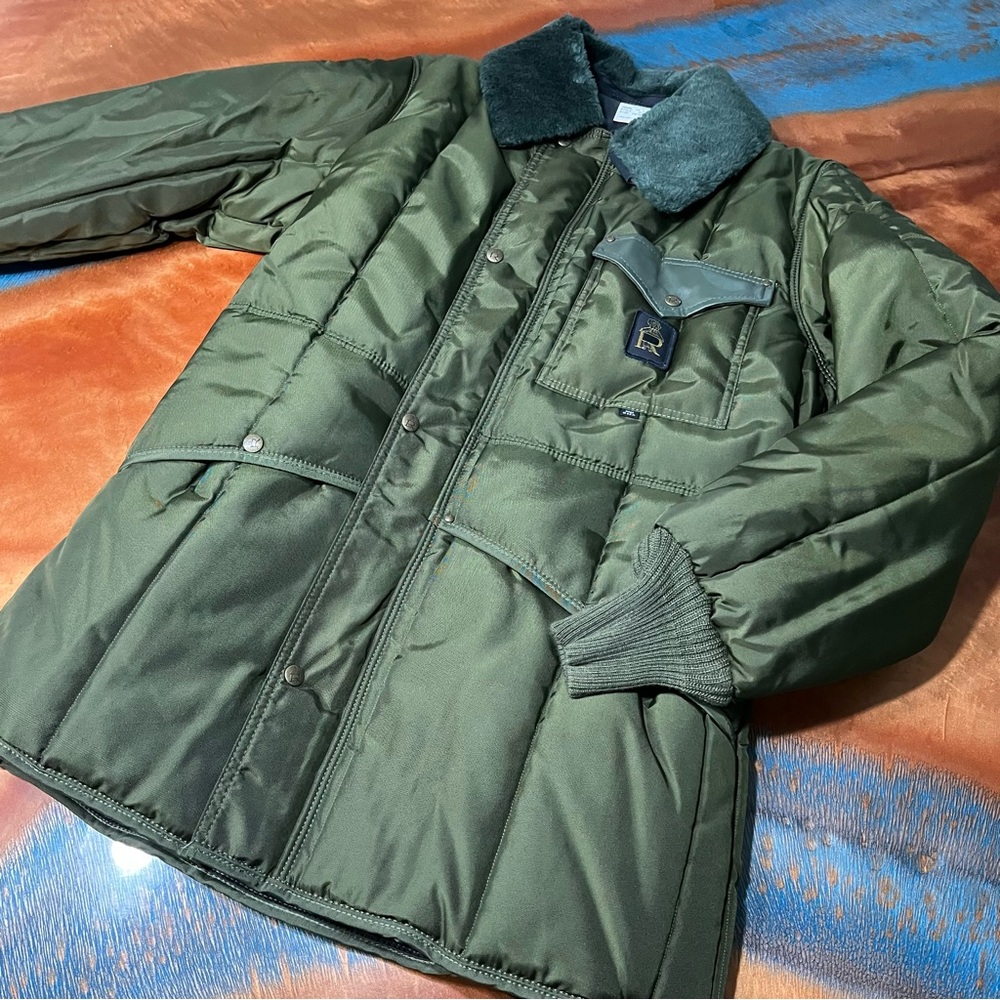 Vintage 80s Refrigiwear Green Insulated Military style
Cold weather jacket